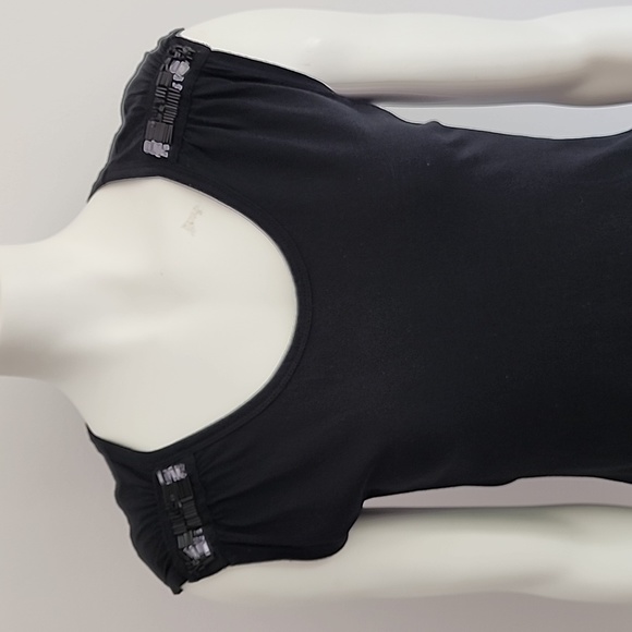 Gap black tee with beading size XS - Picture 9 of 11